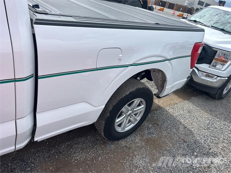 Ford F-150 XL 4x2 Extended Cab Pickup Autre fourgon / utilitaire