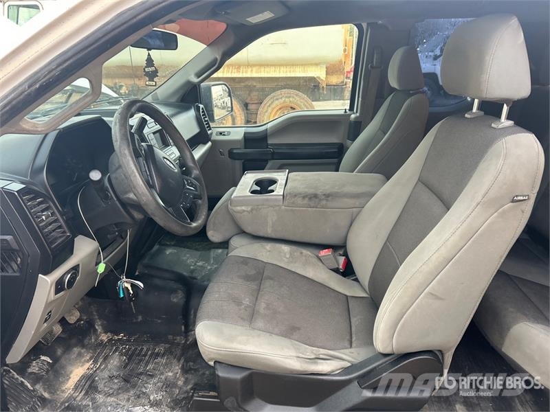Ford F-150 XL 4x2 Extended Cab Pickup Muu
