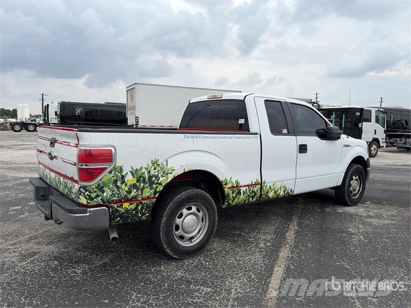 Ford F-150 XL 4x2 Extended Cab Pickup Další
