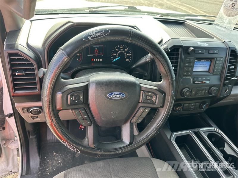 Ford F-150 XL 4x2 Extended Cab Pickup Egyéb