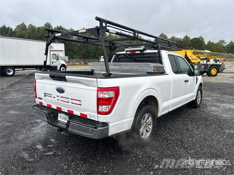 Ford F-150 XL 4x2 Extended Cab Pickup Diger