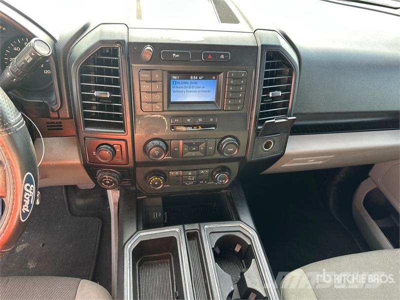 Ford F-150 XL 4x2 Extended Cab Pickup Egyéb