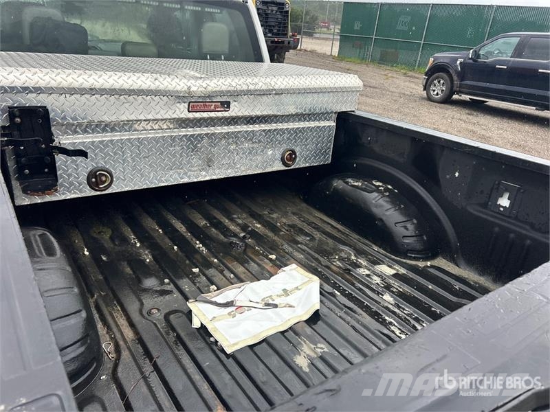 Ford F-150 XL 4x2 Extended Cab Pickup 其他