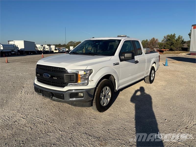Ford F-150 XL 4x2 Extended Cab Pickup Други