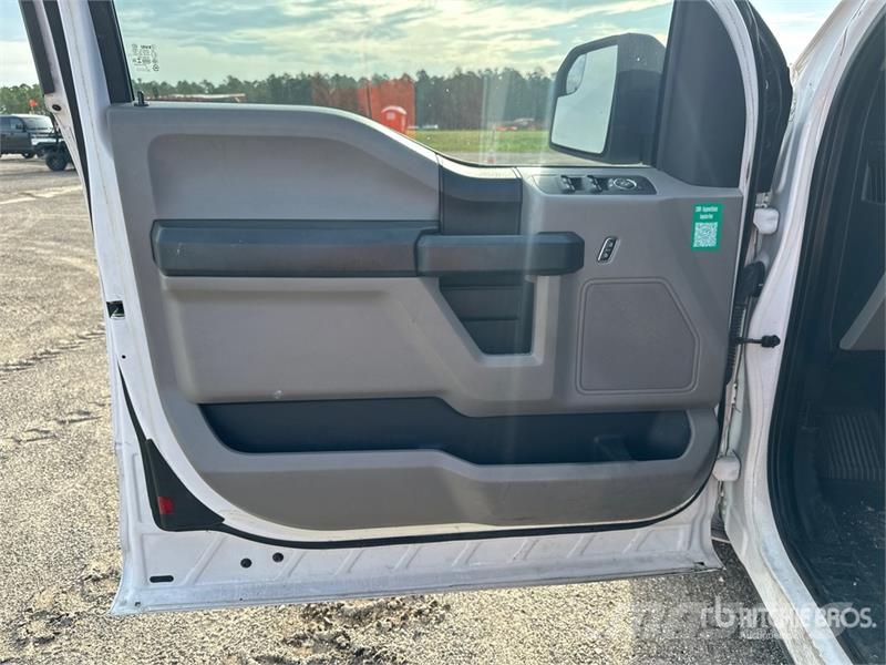 Ford F-150 XL 4x2 Extended Cab Pickup Egyéb