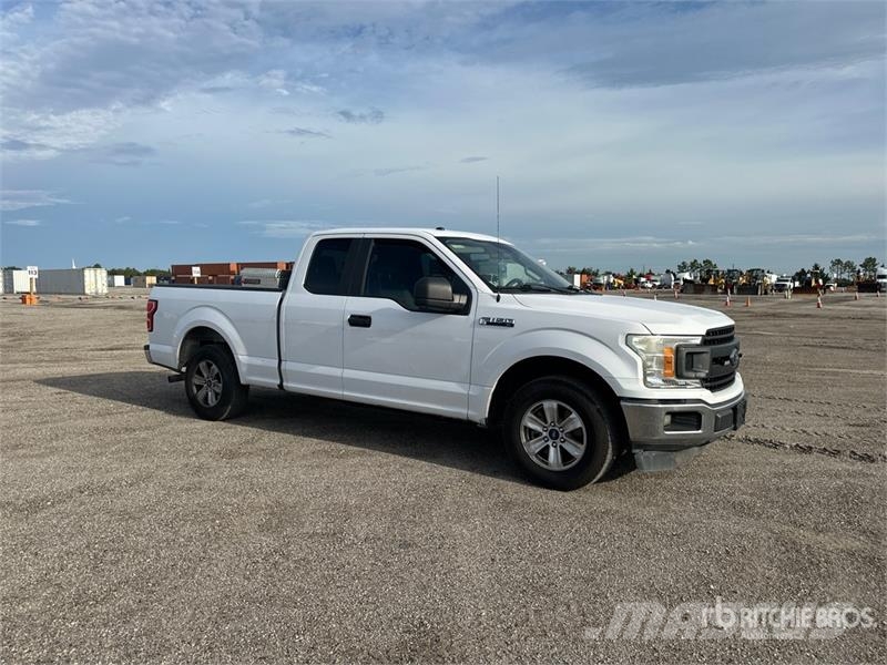 Ford F-150 XL 4x2 Extended Cab Pickup Egyéb
