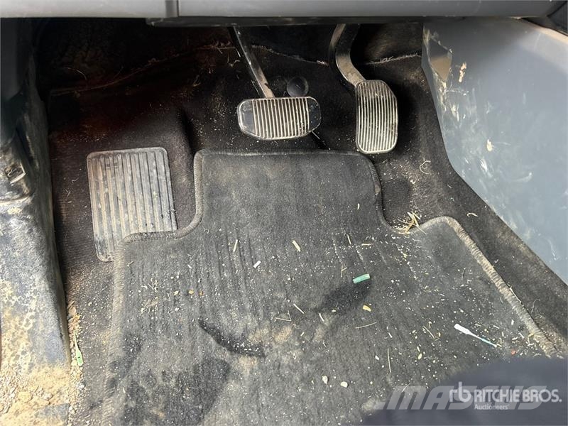 Ford F-150 XL 4x2 Extended Cab Pickup Diger