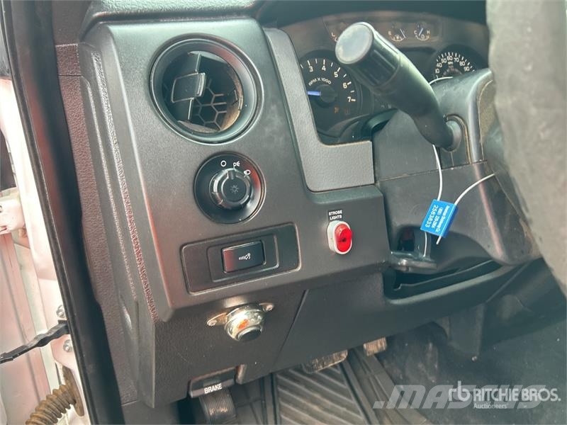 Ford F-150 XL 4x2 Extended Cab Pickup Ostalo