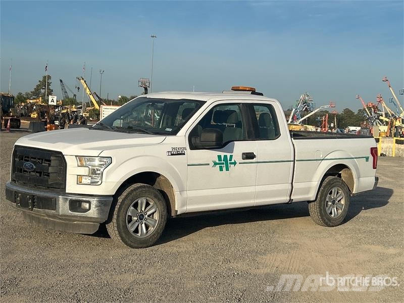 Ford F-150 XL 4x2 Extended Cab Pickup Muu