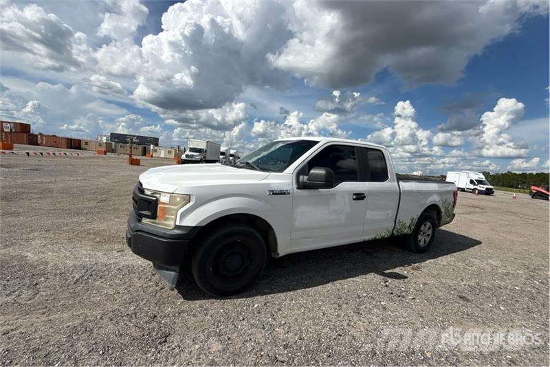 Ford F-150 XL 4x2 Extended Cab Pickup Furgoni altro