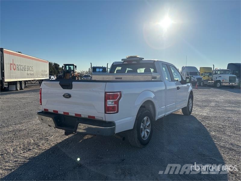 Ford F-150 XL 4x2 Extended Cab Pickup Други