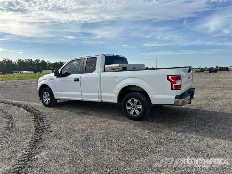 Ford F-150 XL 4x2 Extended Cab Pickup Egyéb