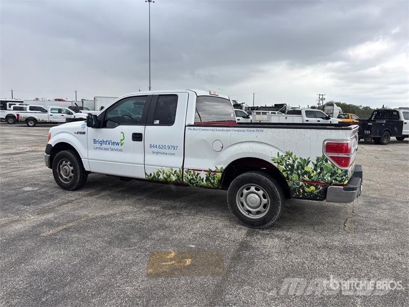Ford F-150 XL 4x2 Extended Cab Pickup Egyéb