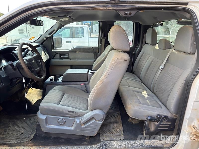 Ford F-150 XL 4x2 Extended Cab Pickup Ostalo