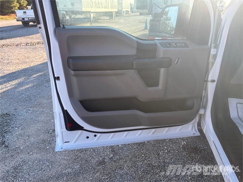 Ford F-150 XL 4x2 Extended Cab Pickup Други