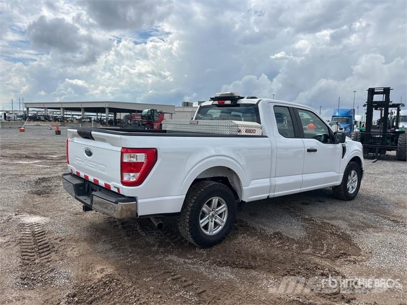 Ford F-150 XL 4x2 Extended Cab Pickup 其他