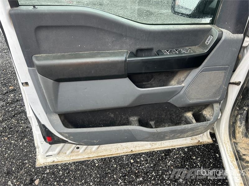 Ford F-150 XL 4x2 Extended Cab Pickup Diger