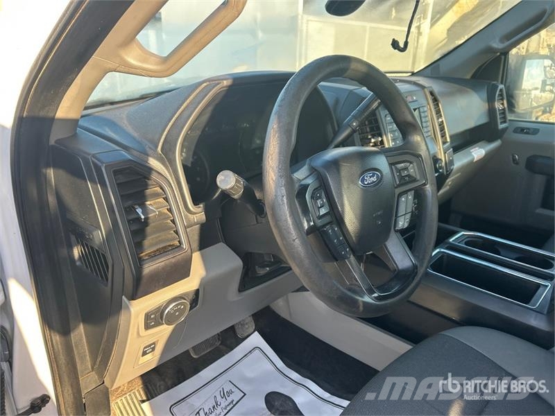 Ford F-150 XL 4x2 Extended Cab Pickup Други