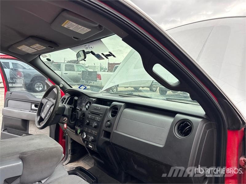 Ford F-150 XL 4x2 Extended Cab Pickup Egyéb