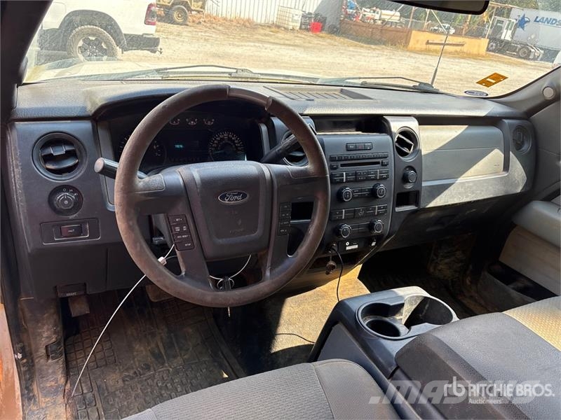 Ford F-150 XL 4x2 Extended Cab Pickup Ostalo