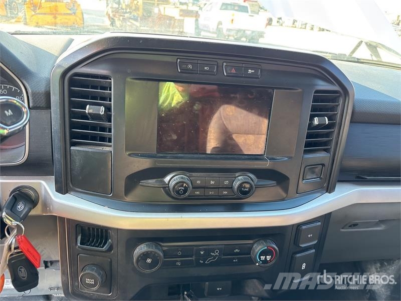 Ford F-150 XL 4x2 Extended Cab Pickup (Inoperable) Ostalo