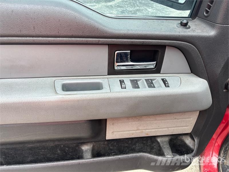 Ford F-150 XL 4x2 Extended Cab Pickup Egyéb
