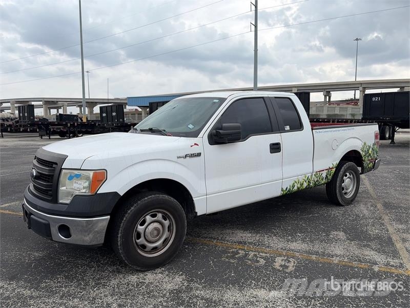 Ford F-150 XL 4x2 Extended Cab Pickup Další