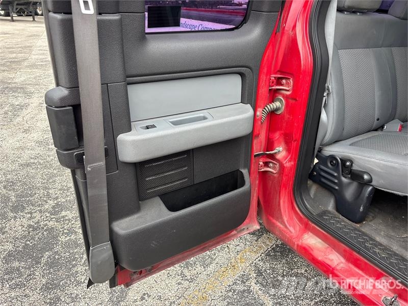 Ford F-150 XL 4x2 Extended Cab Pickup Egyéb