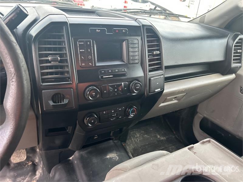 Ford F-150 XL 4x2 Extended Cab Pickup Muu