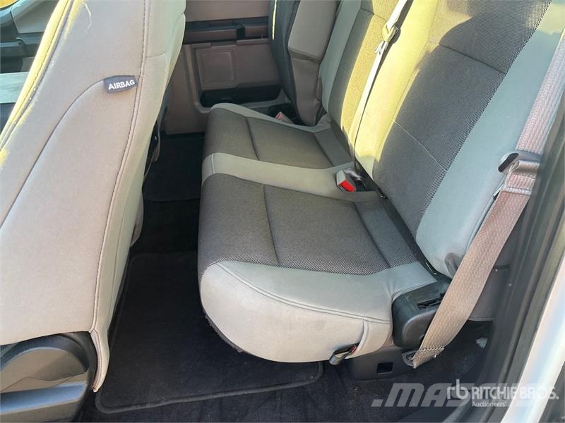 Ford F-150 XL 4x2 Extended Cab Pickup Други