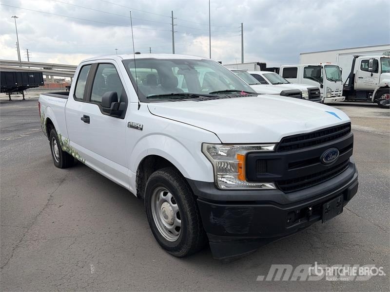 Ford F-150 XL 4x2 Extended Cab Pickup Egyéb