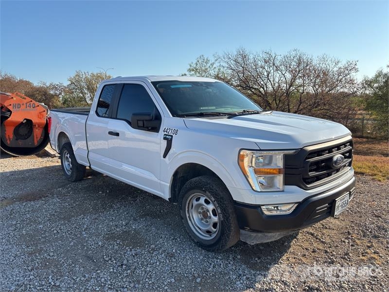Ford F-150 XL 4x2 Extended Cab Pickup (Inoperable) Ostalo
