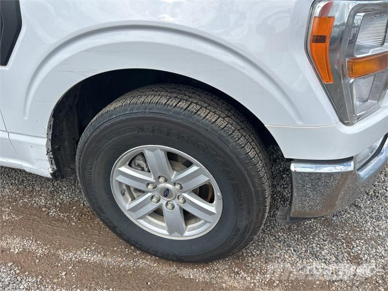Ford F-150 XL 4x2 Extended Cab Pickup Інше