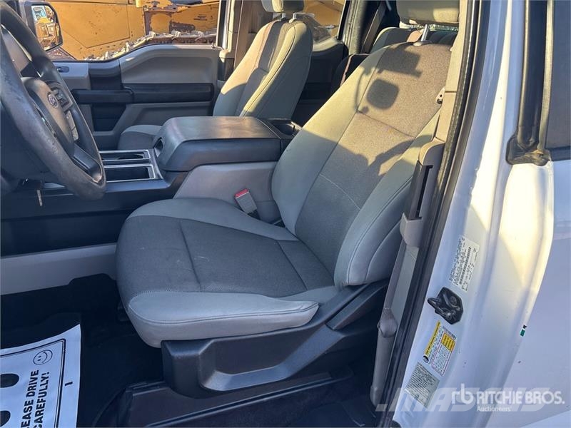 Ford F-150 XL 4x2 Extended Cab Pickup Други