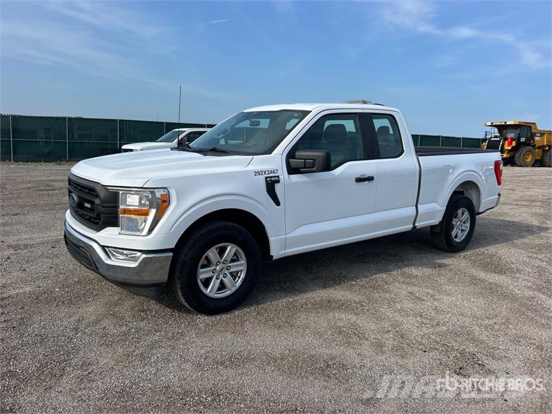 Ford F-150 XL 4x2 Extended Cab Pickup Iné