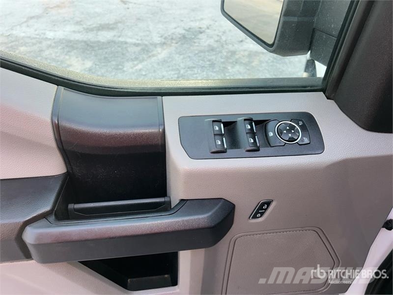 Ford F-150 XL 4x2 Extended Cab Pickup Otras furgonetas