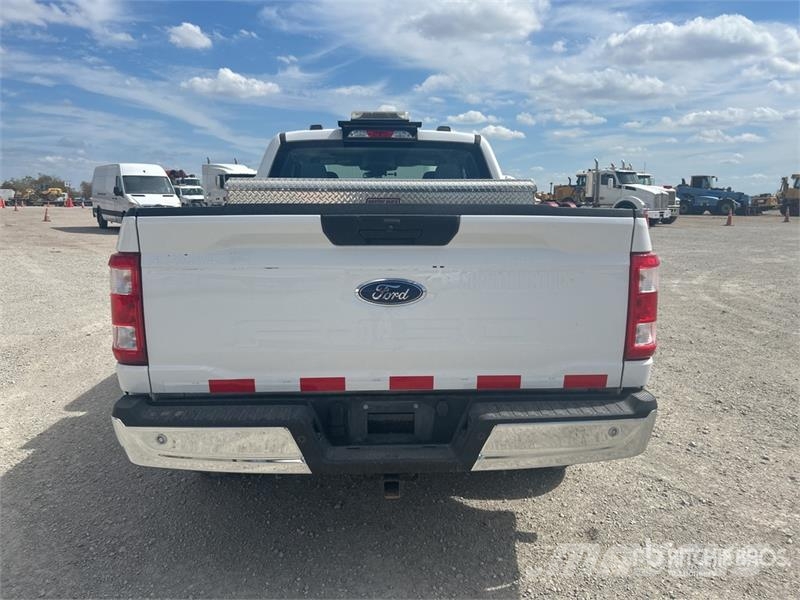 Ford F-150 XL 4x2 Extended Cab Pickup 其他