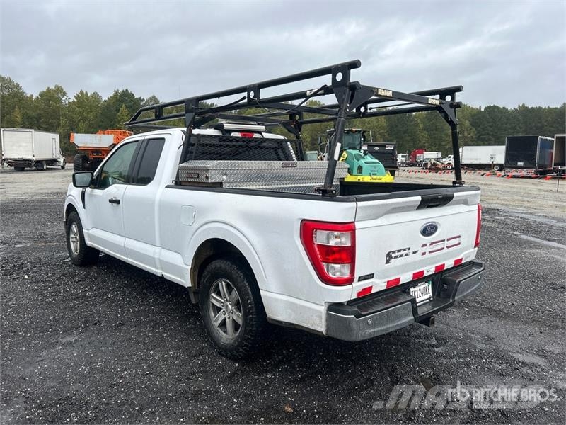 Ford F-150 XL 4x2 Extended Cab Pickup Diger