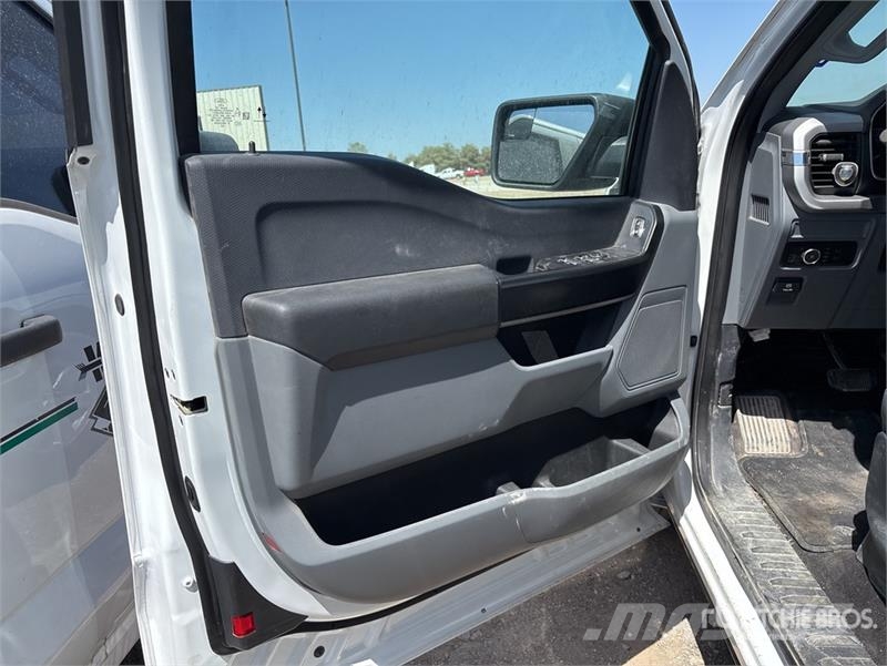 Ford F-150 XL 4x2 Extended Cab Pickup 其他