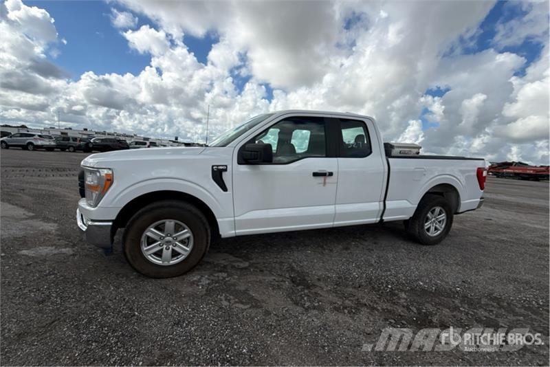 Ford F-150 XL 4x2 Extended Cab Pickup Diger
