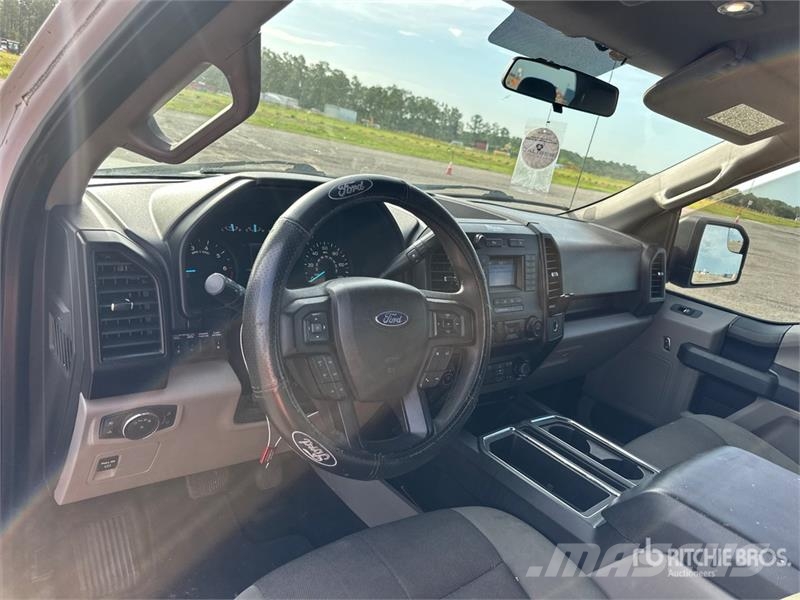 Ford F-150 XL 4x2 Extended Cab Pickup Egyéb