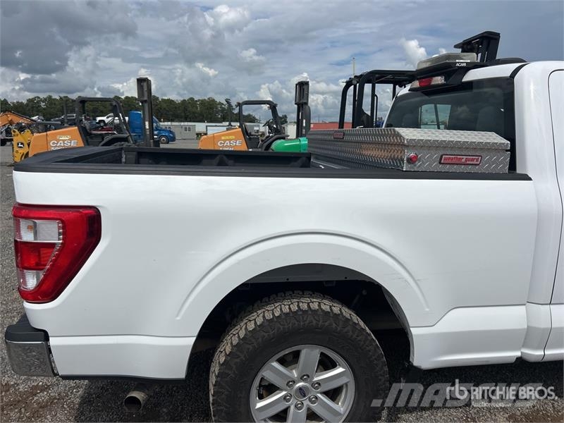 Ford F-150 XL 4x2 Extended Cab Pickup 其他