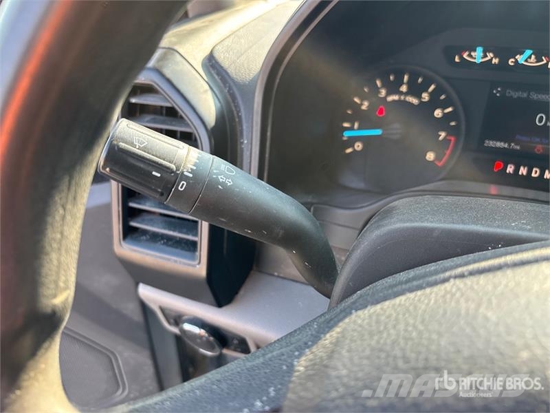 Ford F-150 XL 4x2 Pickup Furgoni altro