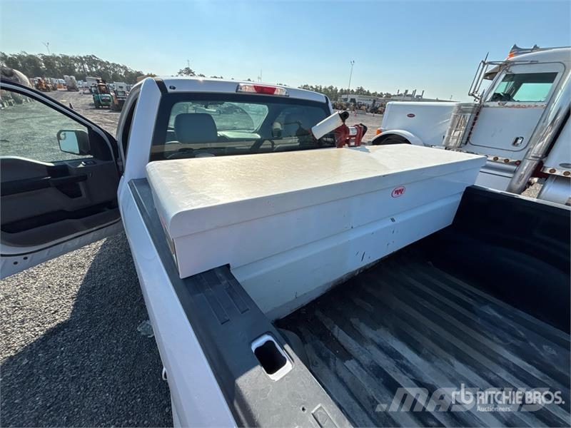 Ford F-150 XL 4x2 Pickup Furgoni altro