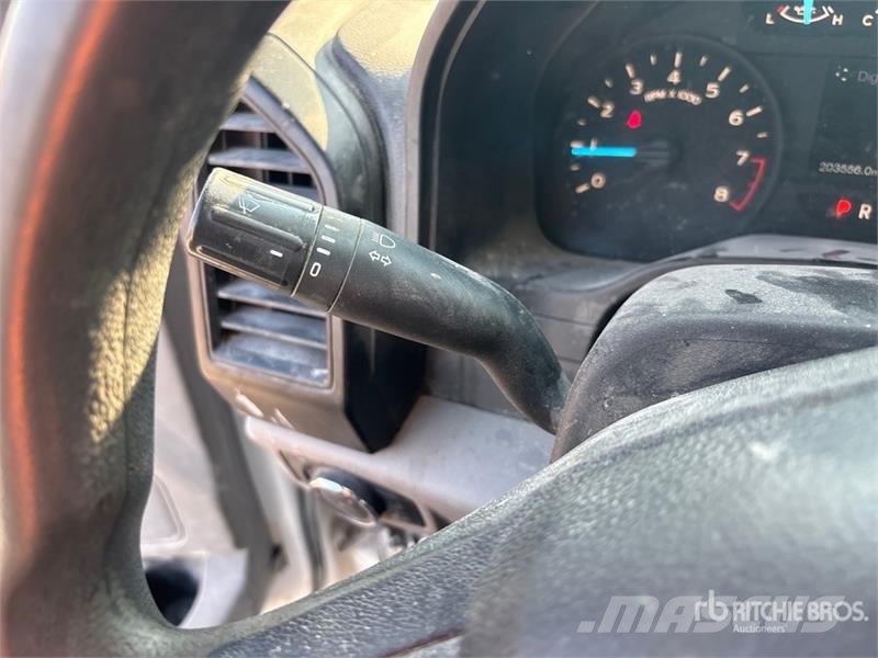 Ford F-150 XL 4x2 Pickup Ostalo