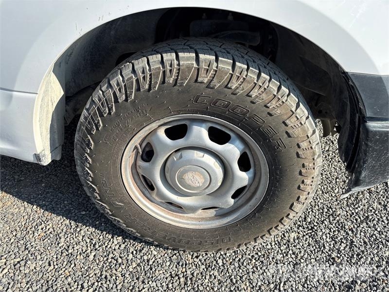 Ford F-150 XL 4x2 Pickup Furgoni altro