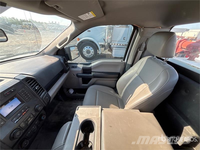 Ford F-150 XL 4x2 Pickup Furgoni altro