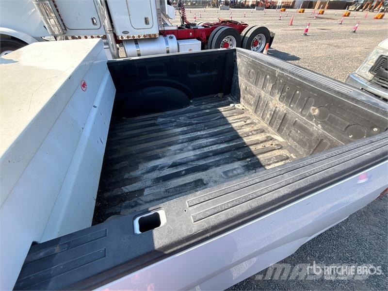 Ford F-150 XL 4x2 Pickup Furgoni altro