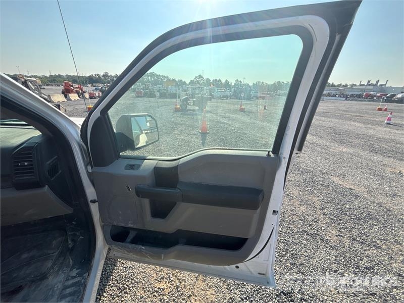 Ford F-150 XL 4x2 Pickup Ostalo