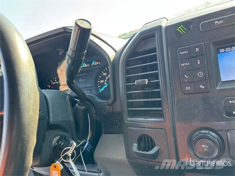 Ford F-150 XL 4x2 Pickup Furgoni altro